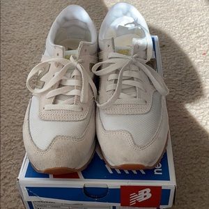 New balance woman’s sneakers.